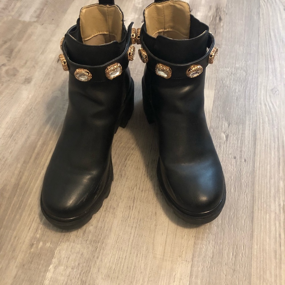 Steve Madden Black Amulet boots